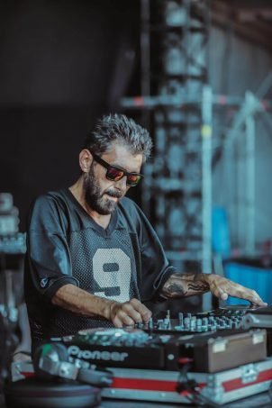 DJ Funky 'C'den #Evdekal Şarkı Listesi