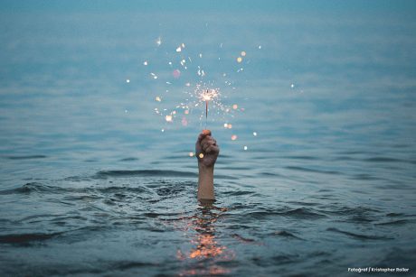 sihirli degneginizi sakladiginiz yerden cikarin