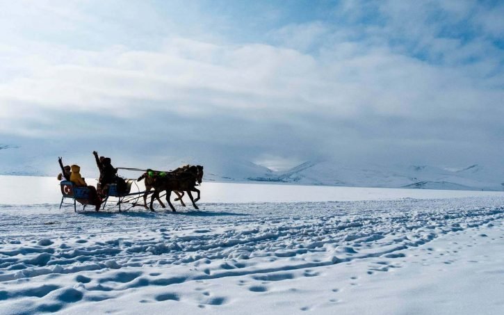 Beyaz, Uykusuz ve Uzakta: Kars Gezi Rehberi