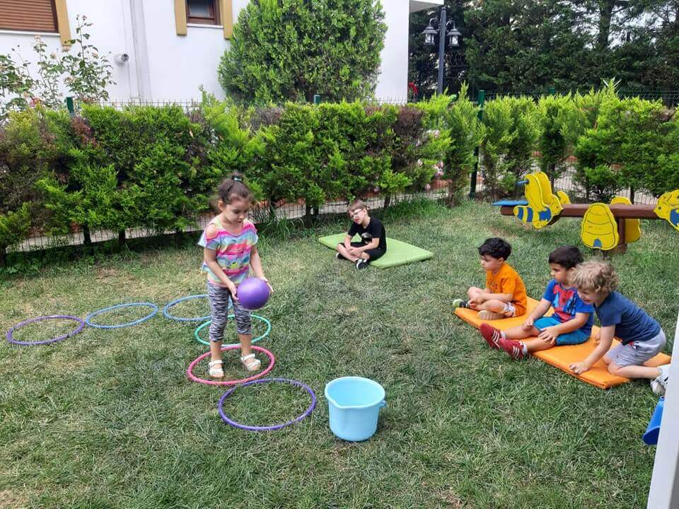 çocuklarla yapılabilecek kendin yap fikirleri bahçe parkuru