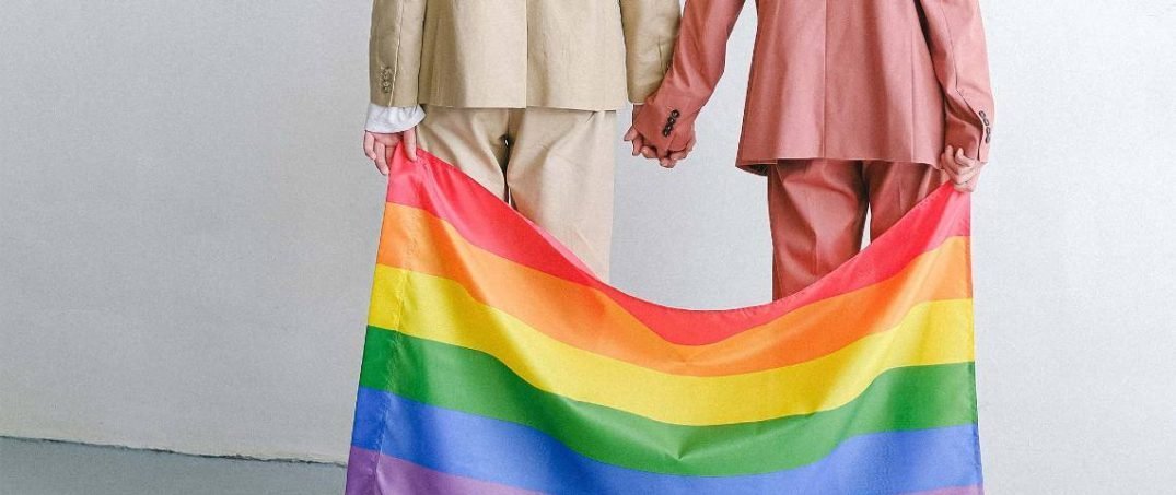 İsviçre’de Eşcinsel Evlilik Kabul Edildi!