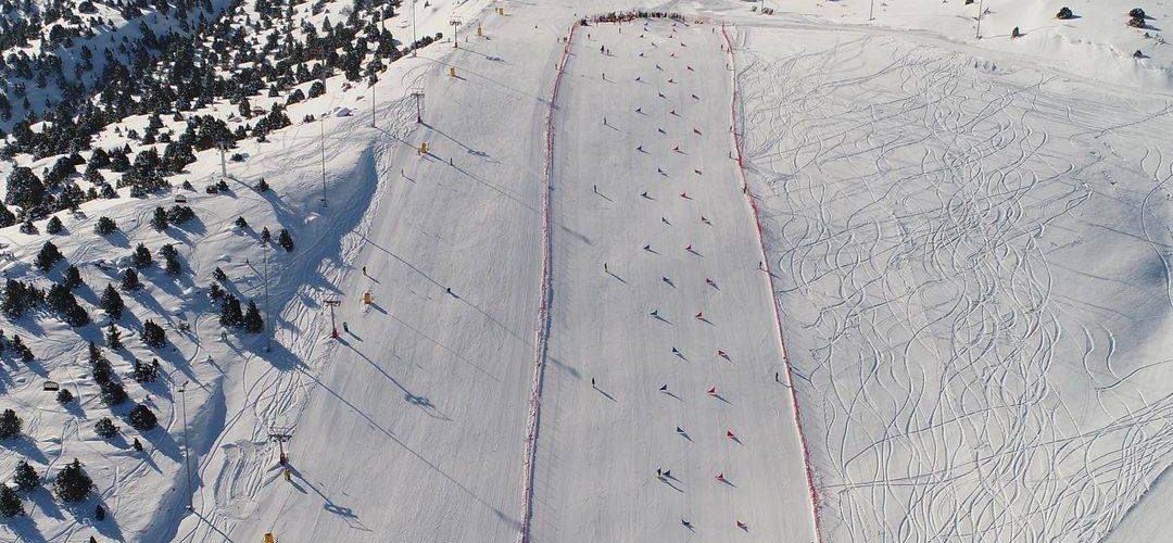 Kış Sporları Tutkunlarına: Kayak Tatili Önerileri