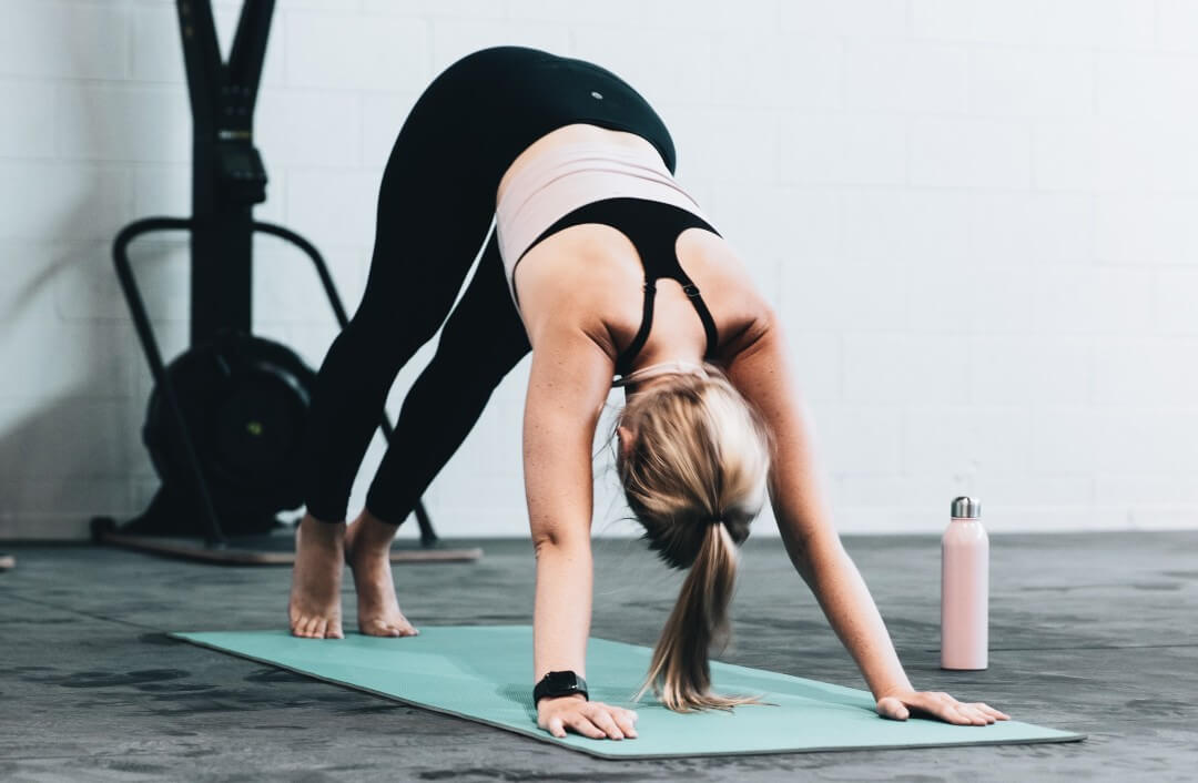 Aşağı Bakan Köpek Pozu