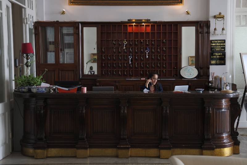 “Zam-An’da Mekan” | Splendid Palas