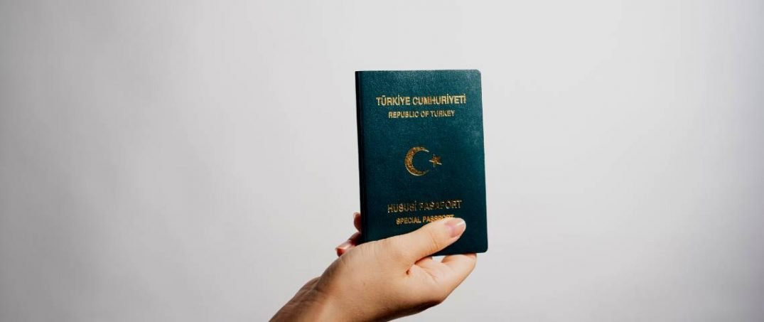Yeşil Pasaport Nedir? Kimlere Verilir?