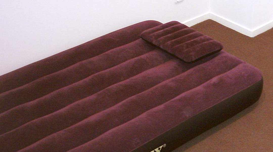 Kamp Malzemeleri: Şişme Yatak