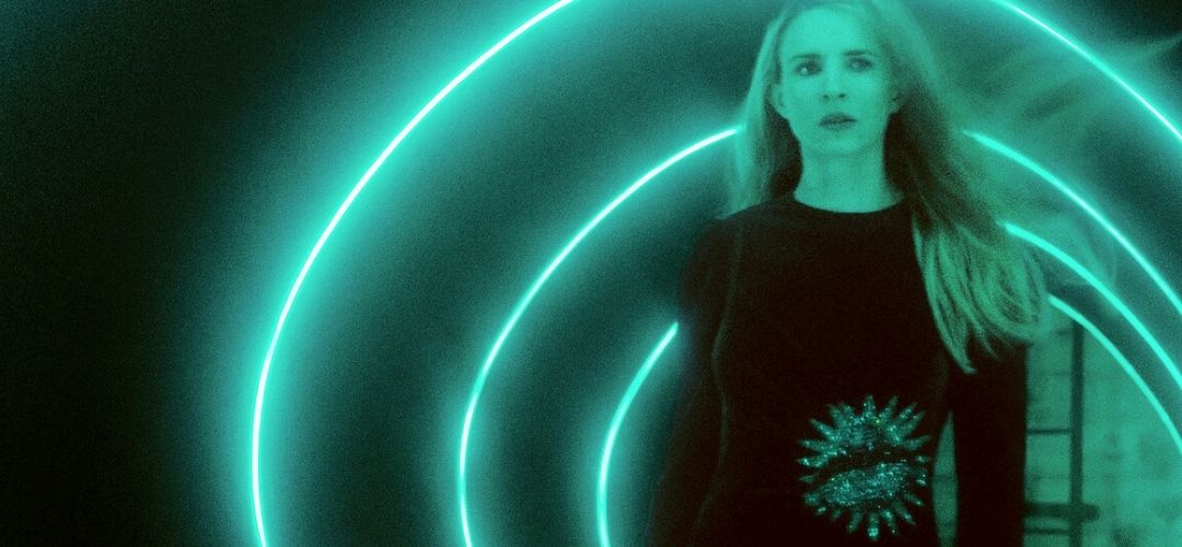 zaman yolculuğu temalı netflix bilim kurgu dizileri arasında öne çıkan yapım the oa