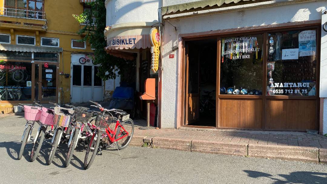 Adalar Turuna Devam: Heybeliada Gezi Rehberi