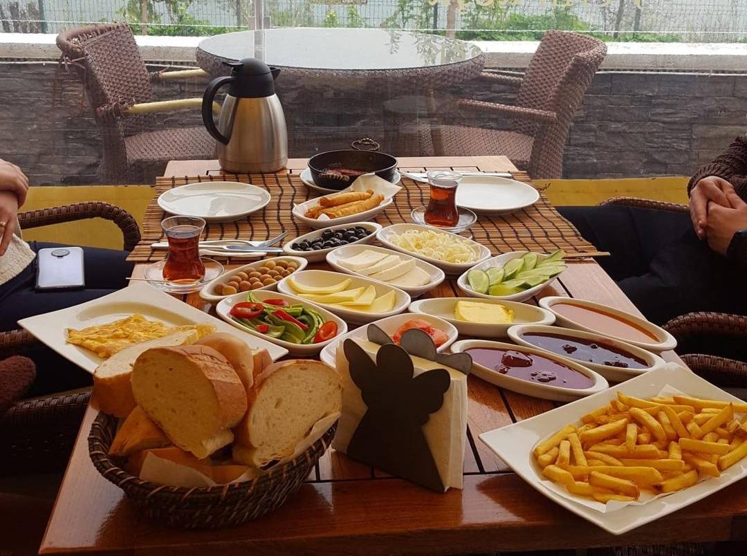 Adalar Turuna Devam: Heybeliada Gezi Rehberi