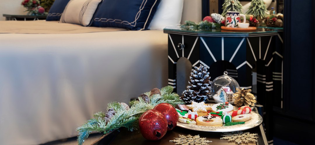 otel yatak odası yılbaşı kurabiyeleri