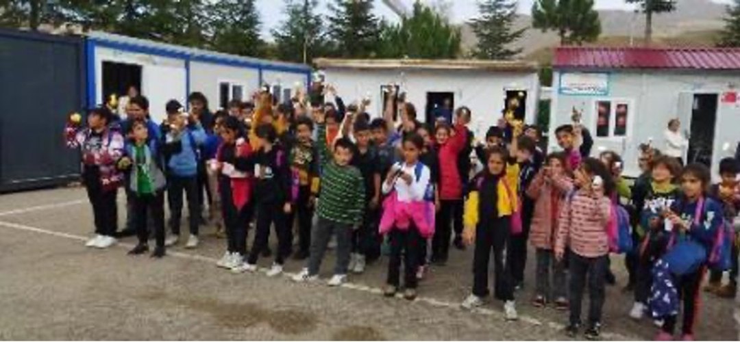 deprem bölgesi öğrenciler