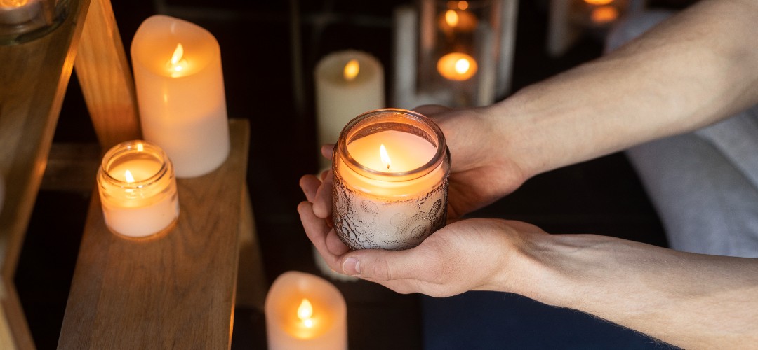 yanan mum tutan eller