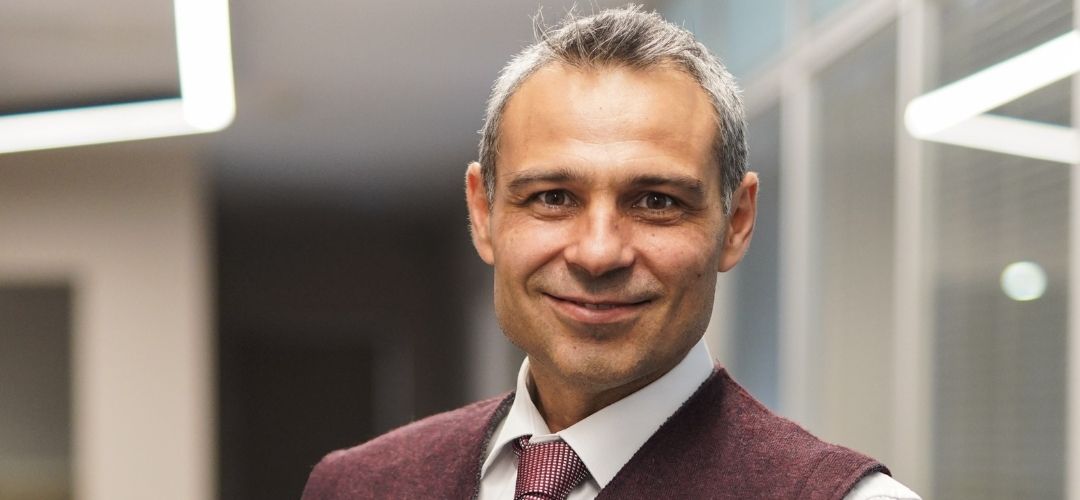 karel alper sarıkan