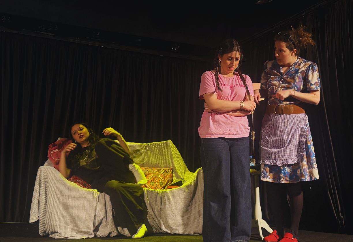 gelin tiyatro oyunu şair evlenmesi yorumu