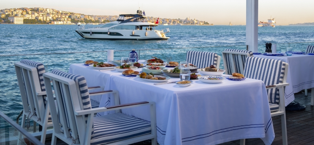 Çırağan Palace Kempinski Bosphorus Grill Boğaz manzaralı yemek 